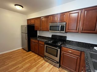 9445 Kenton Ave APT 110, Skokie, IL 60076