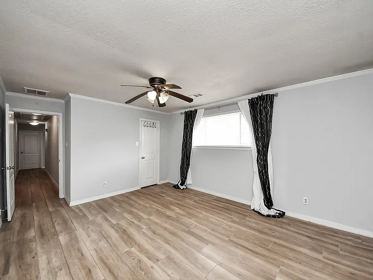 5954 Beaudry Dr — Photo 32