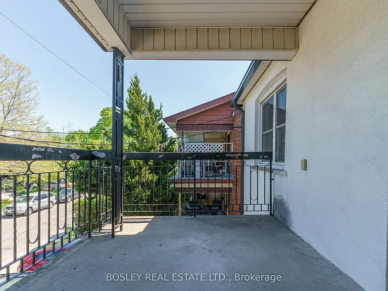 210 Westmount Ave #1 — Photo 42
