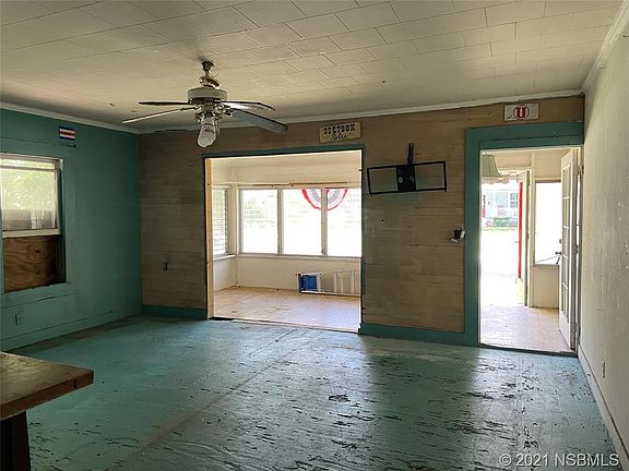 2nd image of 208 E Plymouth Ave
