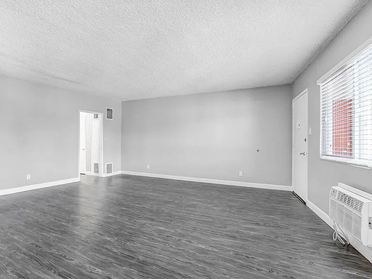 Ethel Avenue Apartments — Photo 26