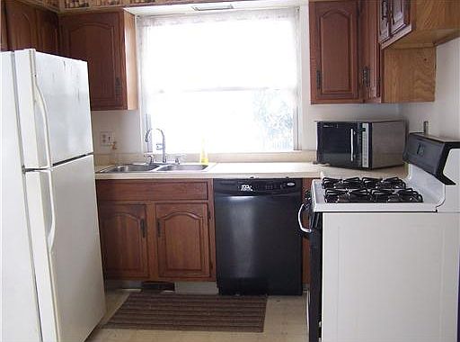 5th image of 623 Cochran Dr