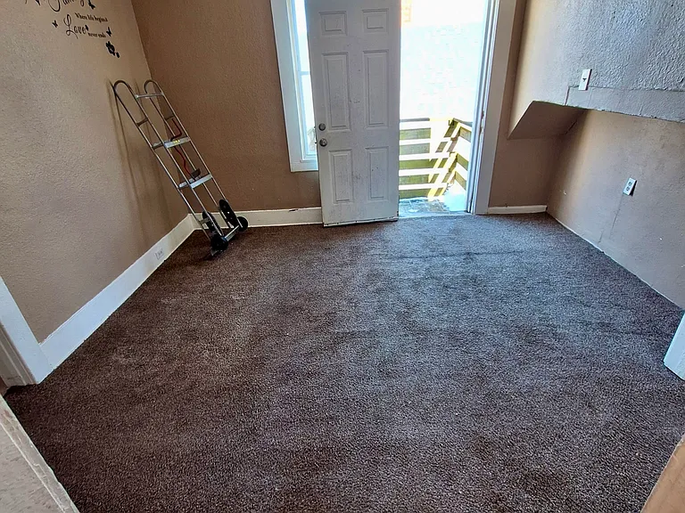 2423 S Niagara St #2 — Photo 6