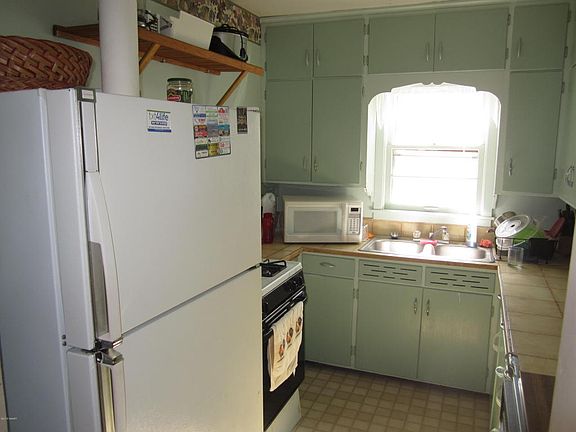 4th image of 810 Kenwood St