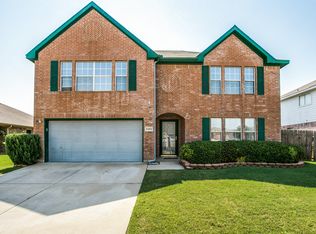 2302 Bantry Ln, Arlington, TX 76002