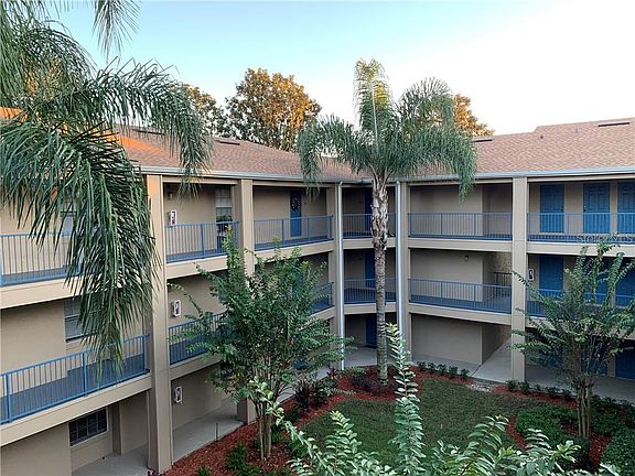 3rd image of 7200 Westpointe Blvd APT 1532