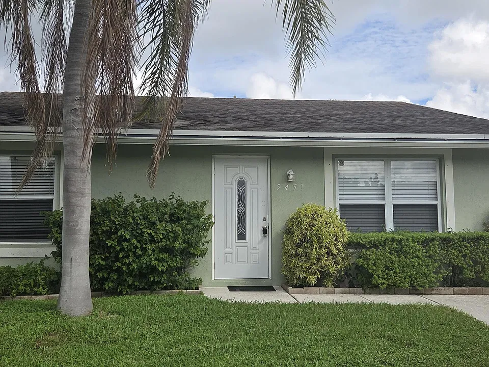 5451 Chicory Ln