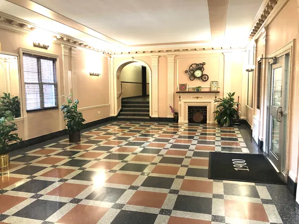 1900 Quentin Road image 3 of 17