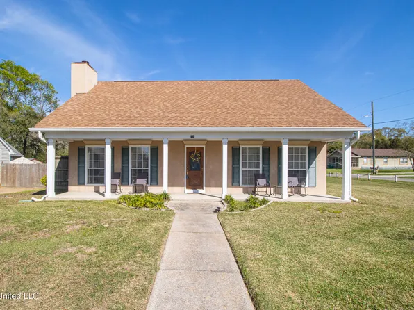 900 Handsboro Pl, Gulfport, MS 39507