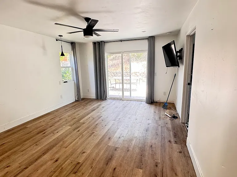 4270 Rous St — Photo 9