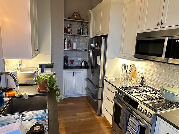 5th image of 1912 N Dayton St APT 3R
