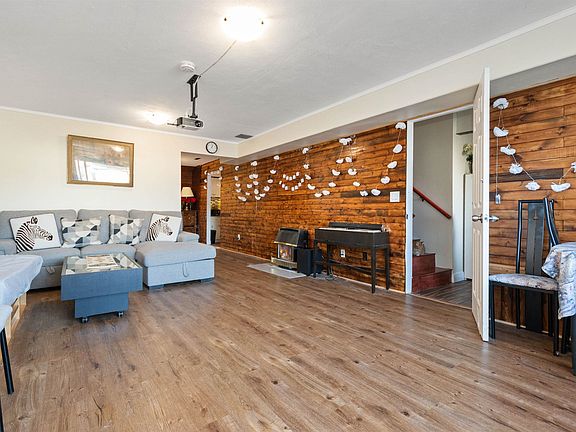 5th image of 46520 Rolinde Cres #A