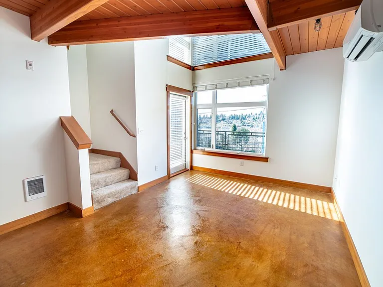 Union Bay Lofts — Photo 6
