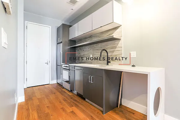 Rented by Emes Homes Realty LLC | media 13