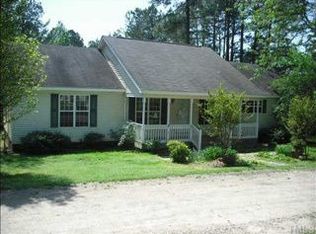 655 Bradley Rd, Fuquay Varina, NC 27526