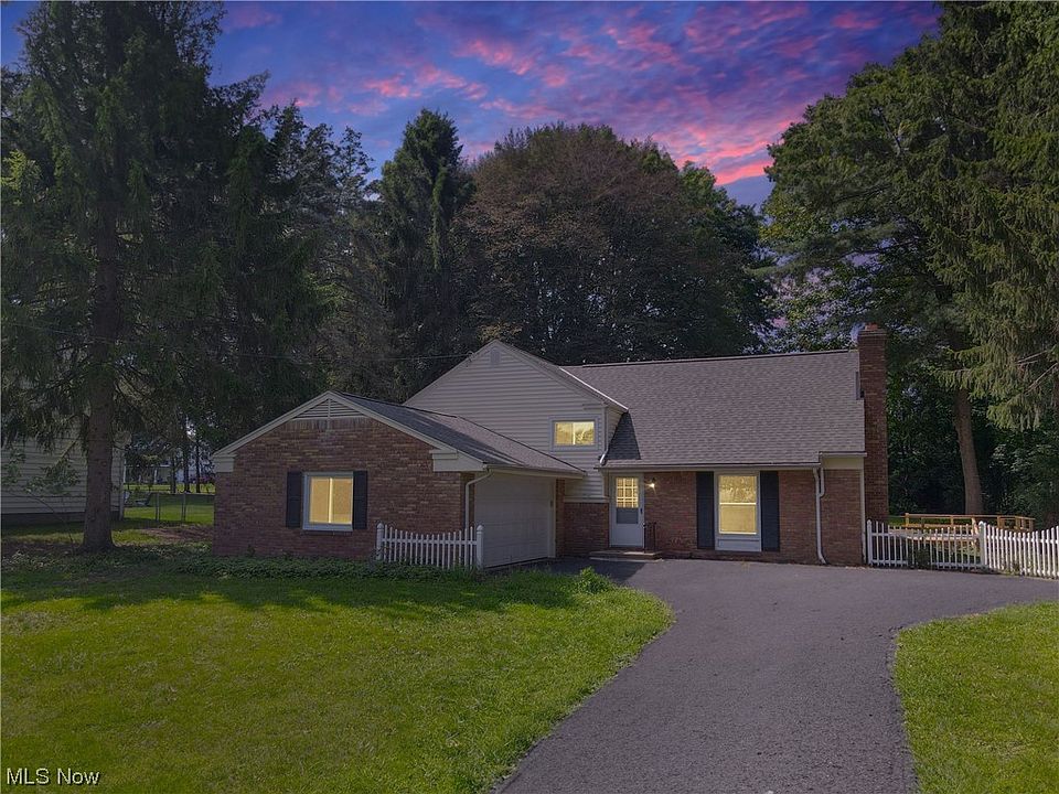 1st image of 575 Woodland Dr