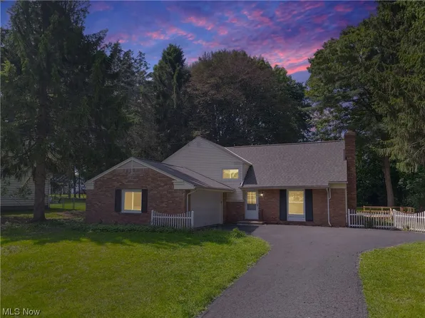 575 Woodland Dr, Tallmadge, OH 44278