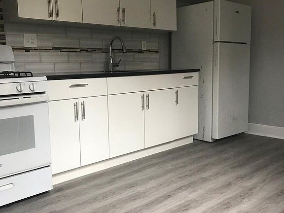 3rd image of 843 McKean St #1F