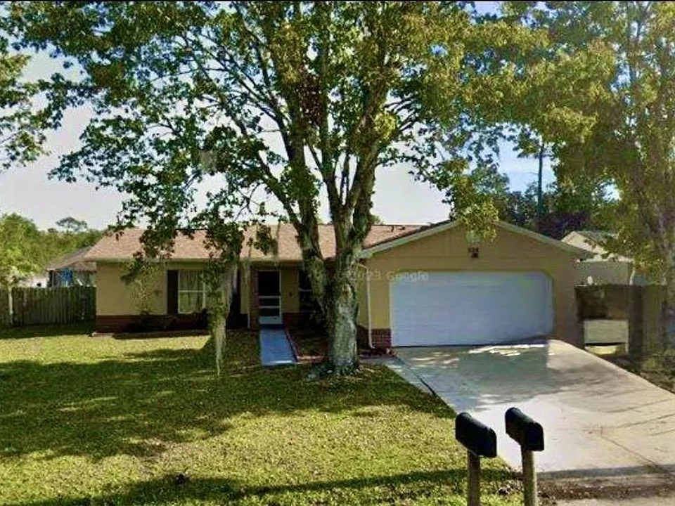 330 Colonade Ct