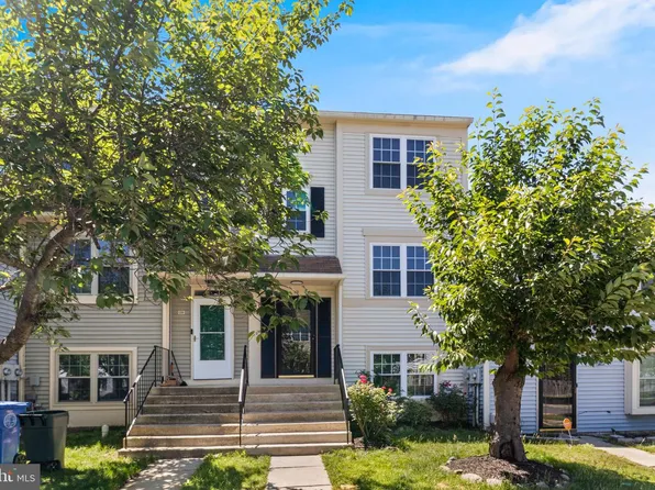 102 Riverside Run Dr, Indian Head, MD 20640