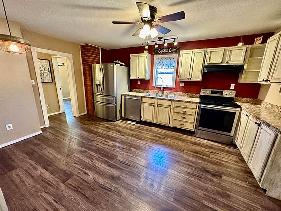 3rd image of 7346 Elm Drive