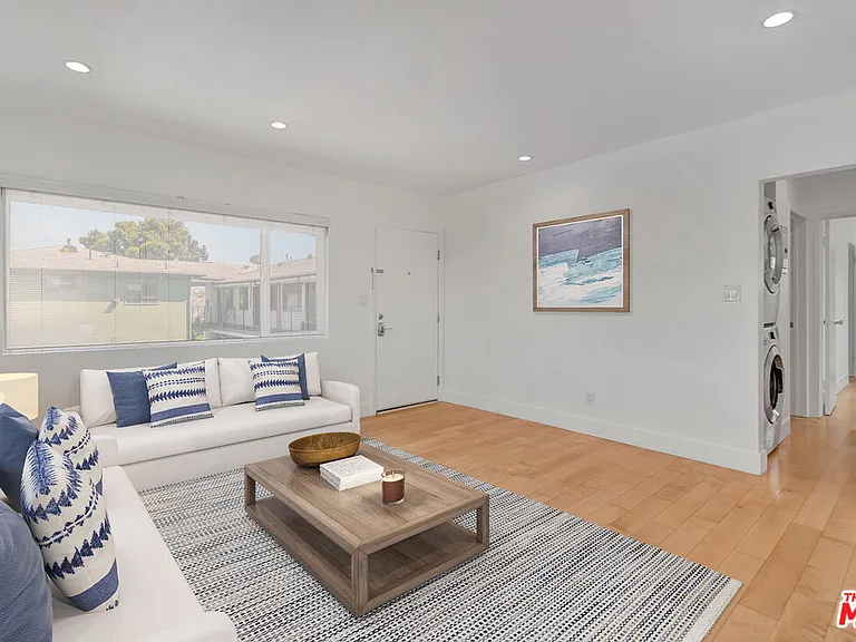 119 Paloma Ave #M — Photo 9