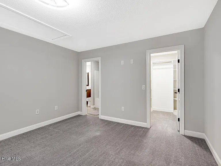 2400 Dovedale Ct #B — Photo 34