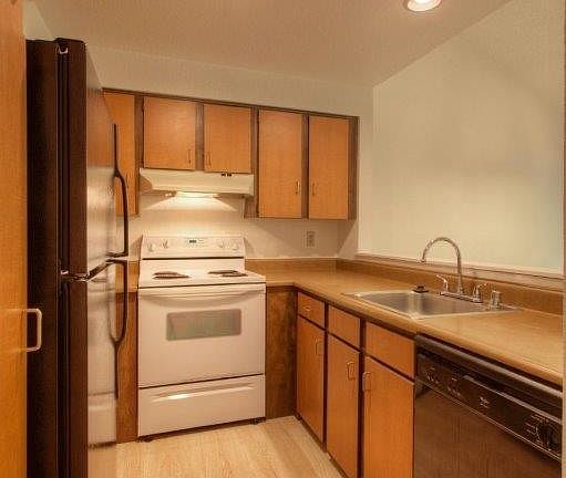 3rd image of 15376 62nd Ave S