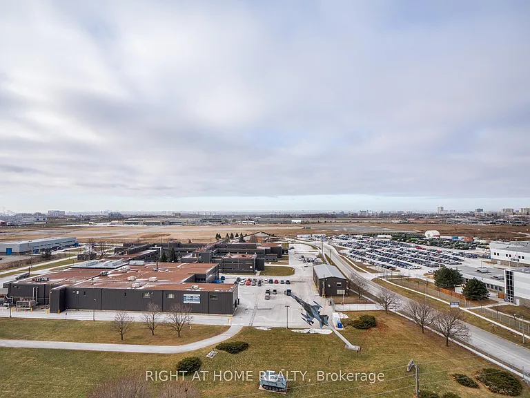 1100 Sheppard Ave W #LPH12 — Photo 20