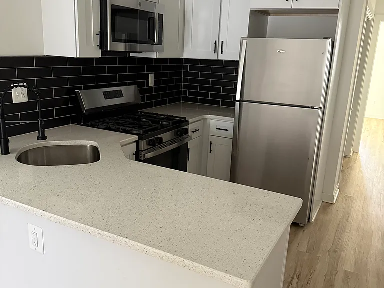 917 N Markoe St #2 — Photo 2