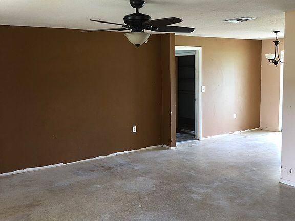 2nd image of 411 Sunnyside Dr