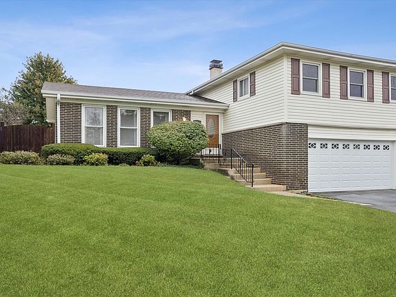 2nd image of 1423 Colony Ct