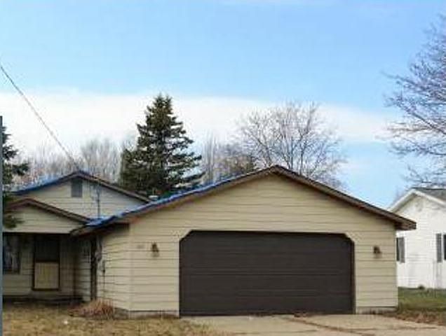 1st image of 409 Iroquois Ave