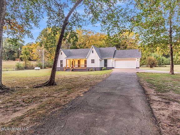 4th image of 1038 W Oak Grove Rd