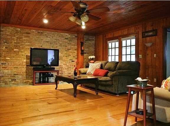 5th image of 202 Elmwood Dr
