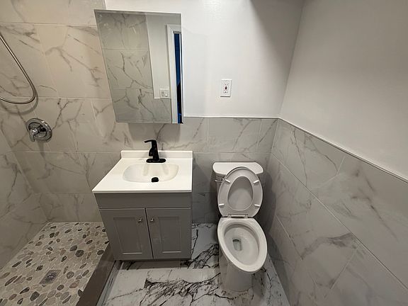 4th image of 35 E Walnut St #Basement