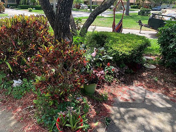 5th image of 9711 Lake Seminole Dr E