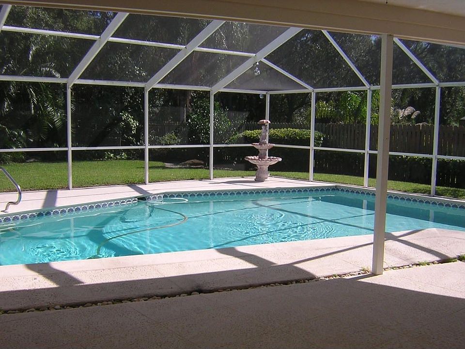 Screened pool area is nearly 1000 sq ft