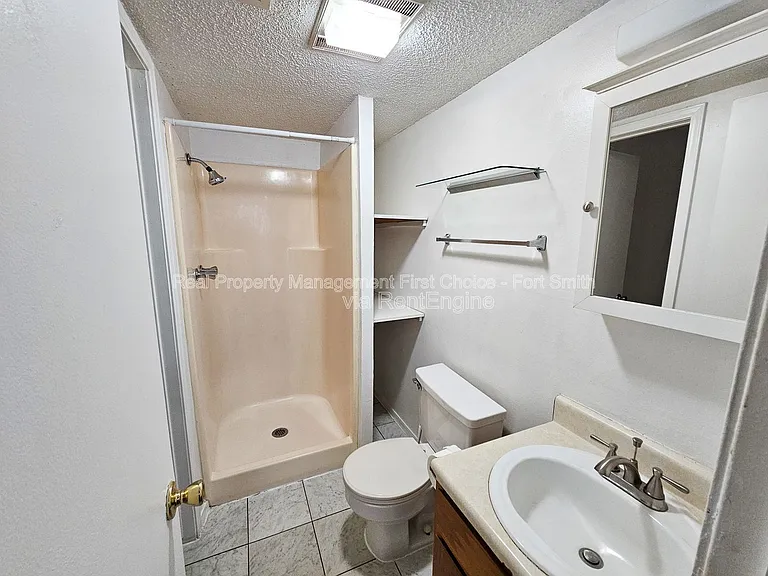 6719 Independence St — Photo 10