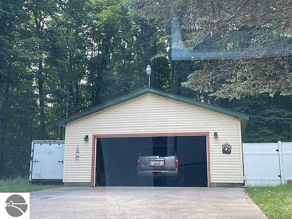 2nd image of 4170 Staceywood Cir