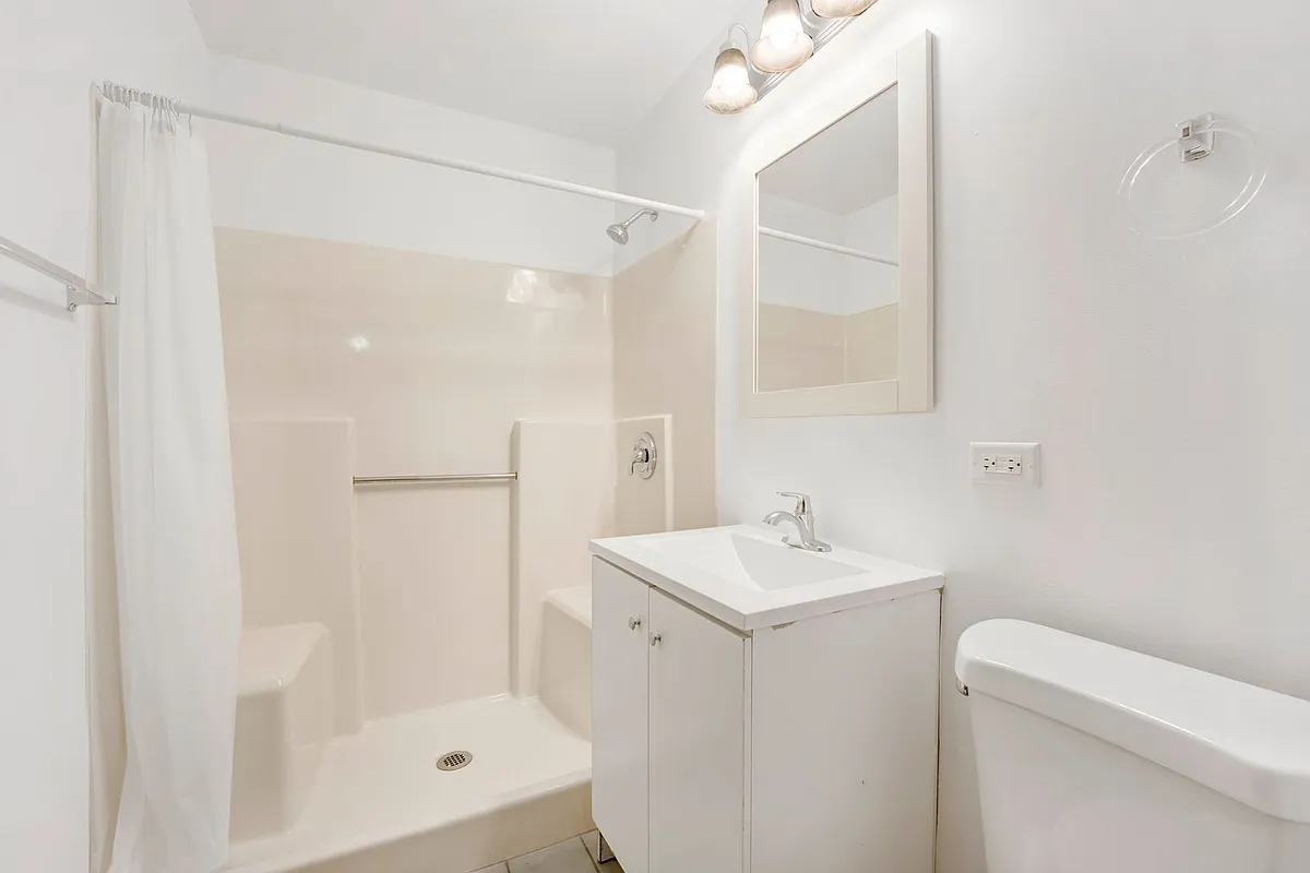 Building Photo - 4747th Place
