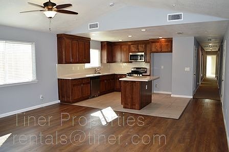 4th image of 1436 Katharine Ave