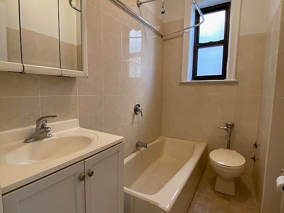 5th image of 45-32 44th St #5E