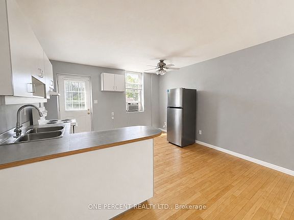 5th image of 548 Concession St W