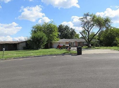 4th image of 1610 Peterson Ave