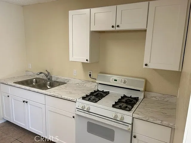 2 bed, 890 sqft, $2,500 — Photo 3