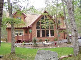 926 Dogwood Ln, Canadensis, PA 18325