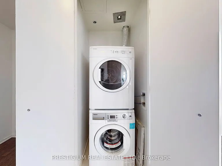 1 Bloor St E #4204 — Photo 28