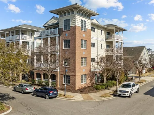 8232 N View Blvd, Norfolk, VA 23518