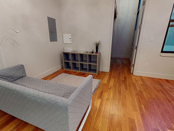 3rd image of 374 Kosciusko St #514